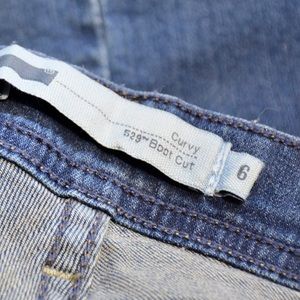 Levis 529; curvy woman’s jeans size 6